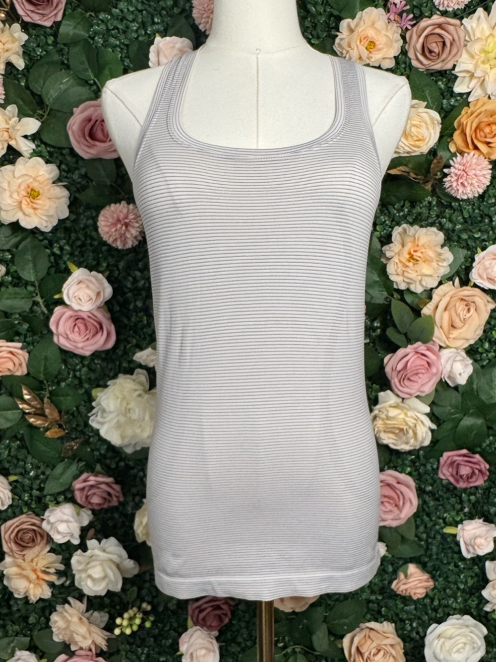 lululemon athletica Light Gray & White Scoop Tank Top size4